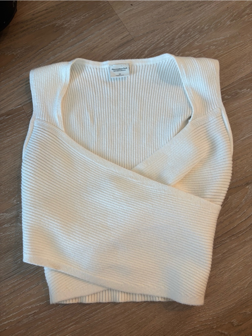 Abercrombie & Fitch Off-Shoulder Cream Ribbed Sweater